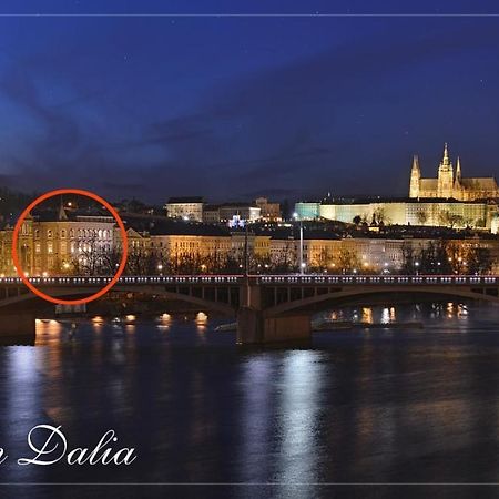 Apartman Dalia Janackovo Nabrezi Prag Dış mekan fotoğraf