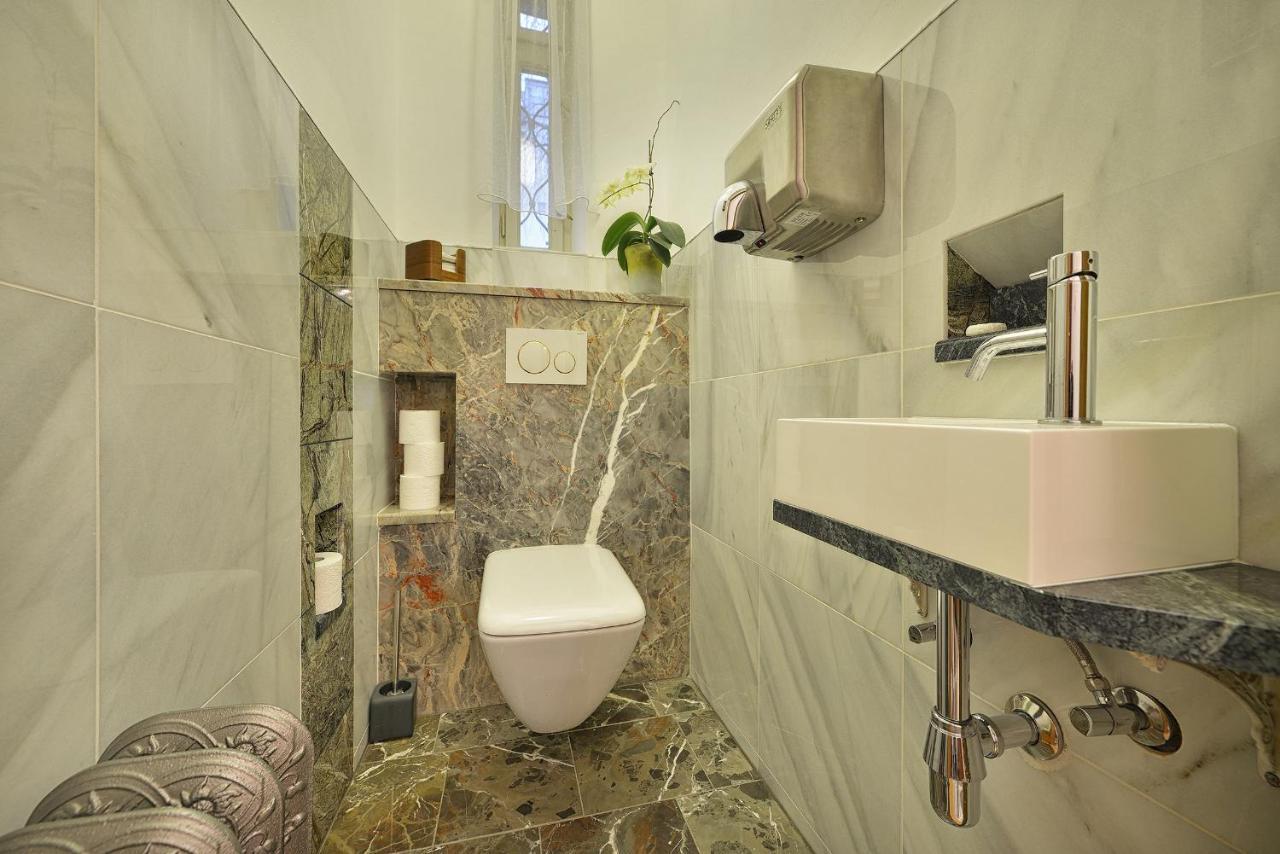 Apartman Dalia Janackovo Nabrezi Prag Dış mekan fotoğraf