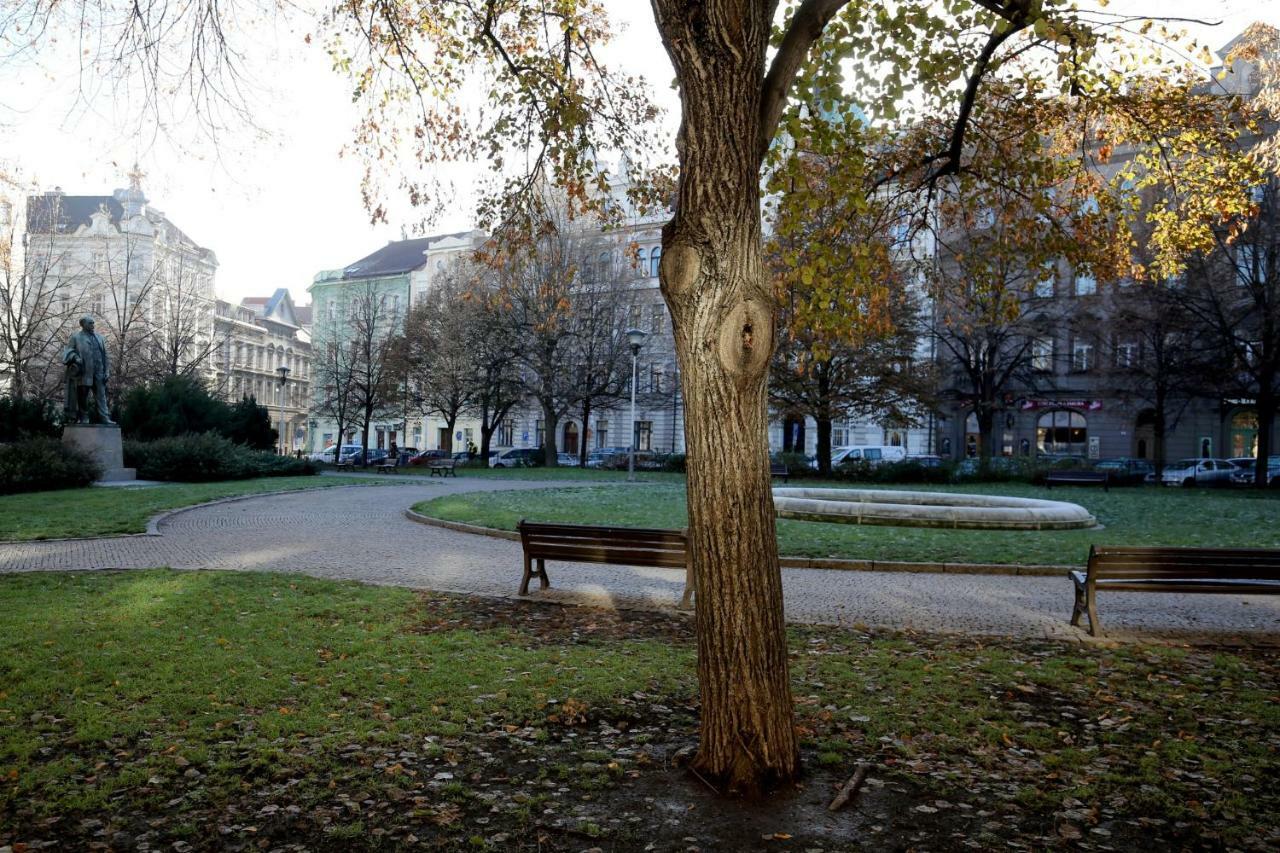 Apartman Dalia Janackovo Nabrezi Prag Dış mekan fotoğraf